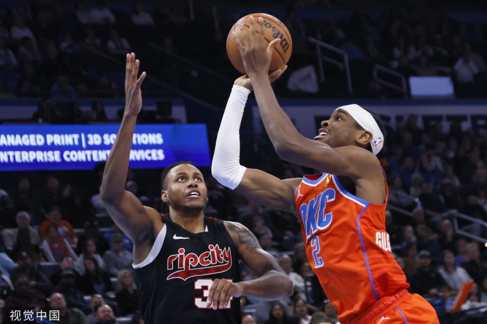 这使得他在 这使得他在